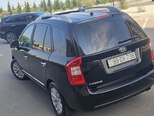 Kia Carens-12