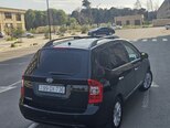 Kia Carens-21