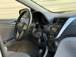 Hyundai Accent-12