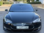 Tesla Model S-1
