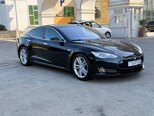 Tesla Model S-2