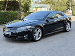 Tesla Model S-3