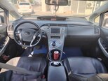 Toyota Prius-13