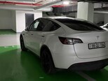 Tesla Model Y-8