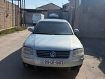 Volkswagen Passat-1