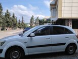Kia Rio-5