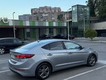 Hyundai Elantra-5