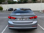 Hyundai Elantra-7