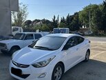 Hyundai Elantra-1