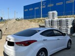 Hyundai Elantra-4