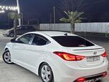 Hyundai Elantra-15