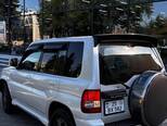 Mitsubishi Pajero io-6