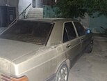 Mercedes 190-5
