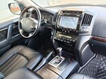 Toyota Land Cruiser-6