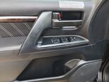 Toyota Land Cruiser-10