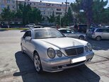 Mercedes E 300-5