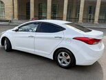 Hyundai Elantra-4
