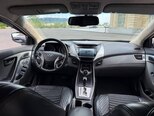 Hyundai Elantra-9