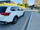 Mitsubishi Outlander-12
