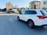 Mitsubishi Outlander-13