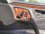 Mercedes E 320 4MATIC-10
