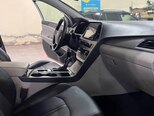 Hyundai Sonata-16
