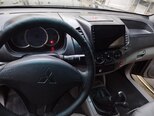 Mitsubishi L200-10