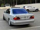 Mercedes E 280-8