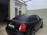 Hyundai Accent-12