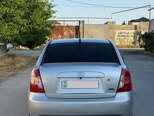 Hyundai Accent-4