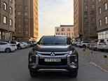 Mitsubishi L200-1