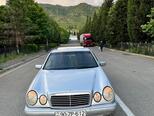 Mercedes E 230-4