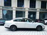 Volkswagen Passat-4