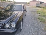 Mercedes E 240-4