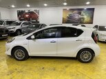 Toyota Aqua-8