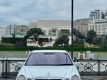 Mercedes E 200-1