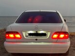 Mercedes E 200-2