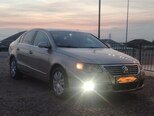 Volkswagen Passat-1