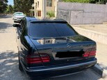 Mercedes E 270-7