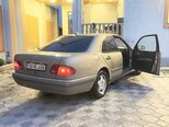 Mercedes E 200-4
