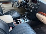 Mitsubishi Pajero-5