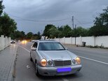 Mercedes E 230-9