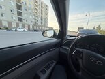 Hyundai Elantra-16