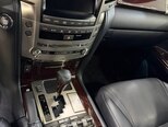 Lexus LX 570-25