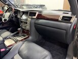 Lexus LX 570-33