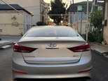 Hyundai Elantra-9