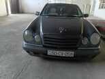 Mercedes E 280-1