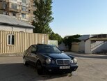 Mercedes E 240-1