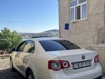 Volkswagen Jetta-13