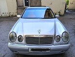 Mercedes E 240-1
